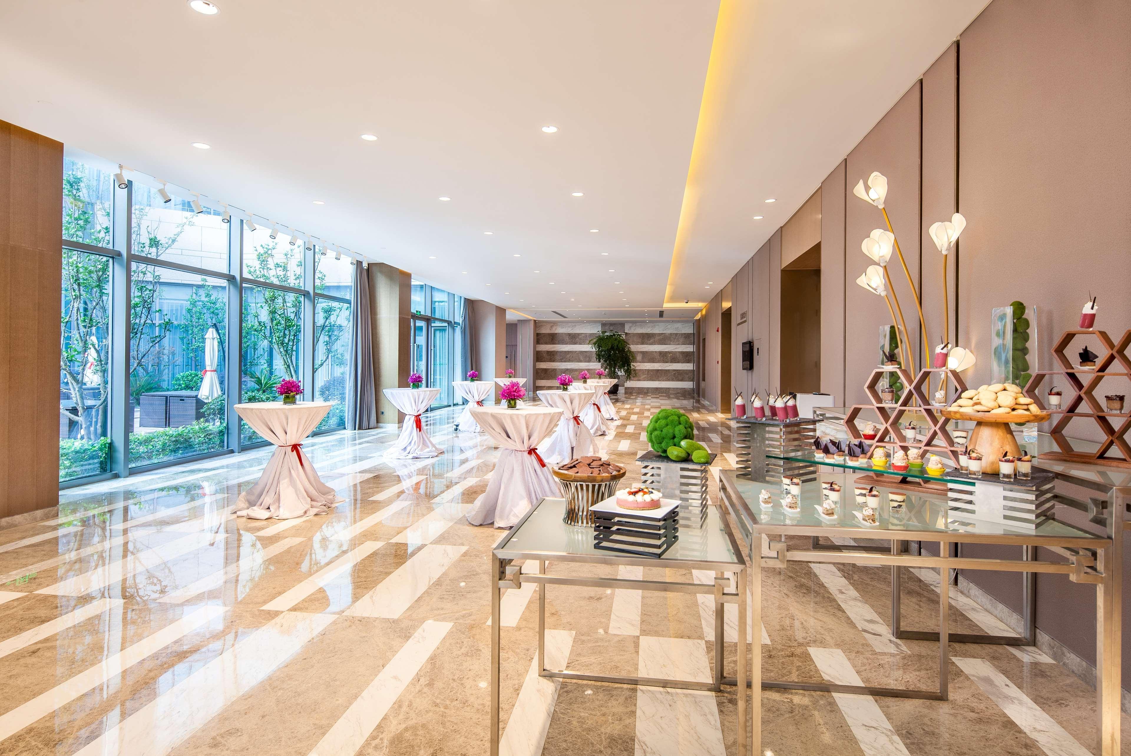 Radisson Exhibition Center Shanghai Exterior photo